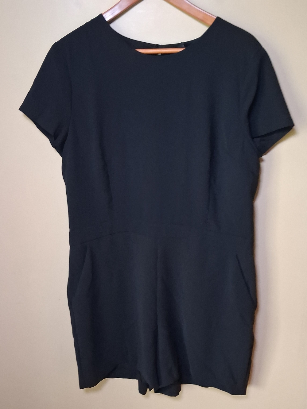 Banana Republic Women’s Black Shorts Romper Jumpsuit; Size 14